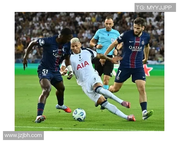 以足球球星敏捷身影为核心探讨足球技术与实力的完美融合